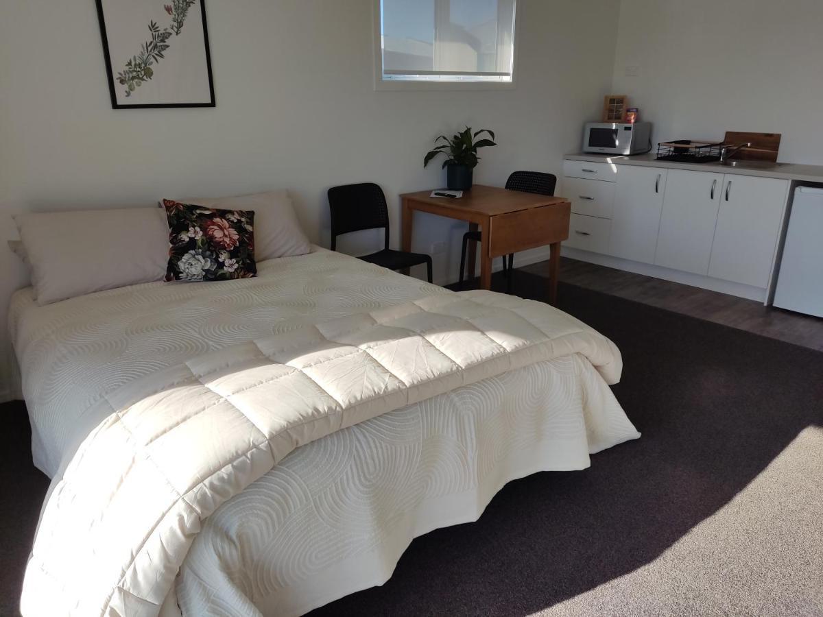 Studios On Carroll - Ex Ferry Hotel Wairoa Esterno foto